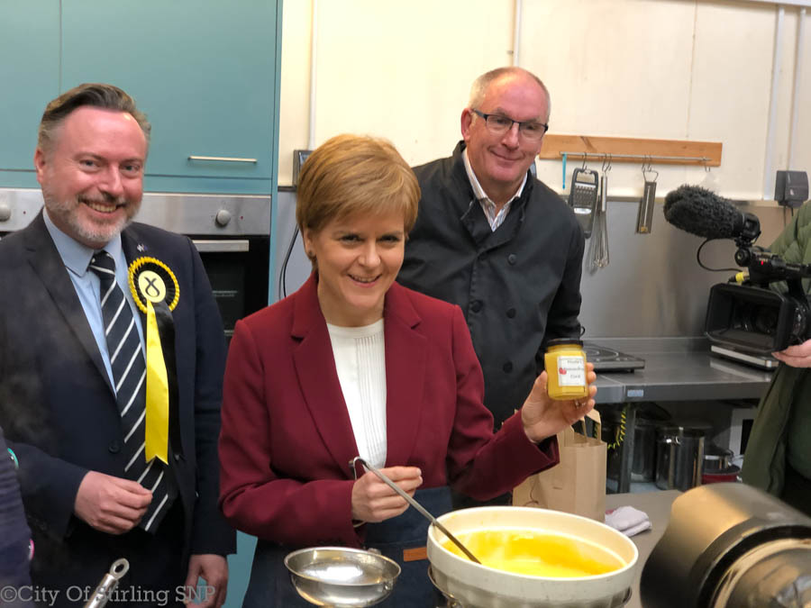 Alyn Smith, Nicola Sturgeon and owner Iain at Perthshire Preserves.